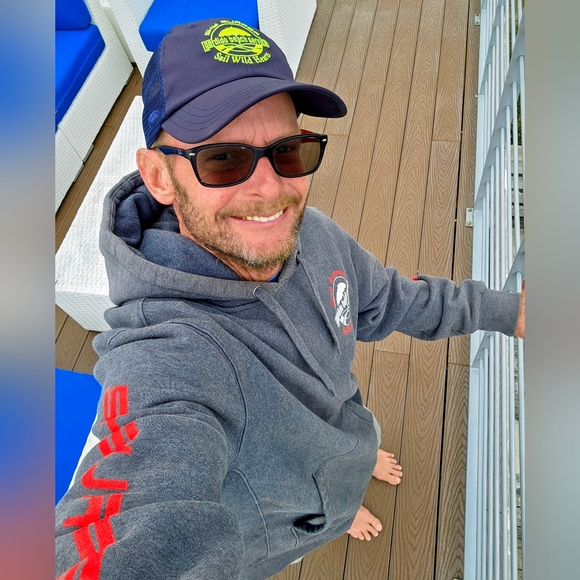 Meet your Posher, Alex - Picture 1 of 8